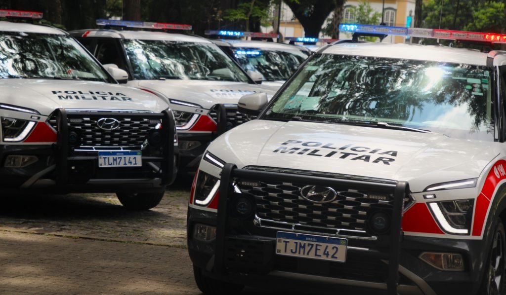 PM de SP prende homem por descumprir medida protetiva e tentar invadir apartamento da mãe em Itaquaquecetuba