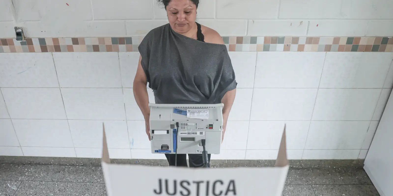 TSE verifica sistemas eleitorais e emite zerésima de urnas eletrônicas