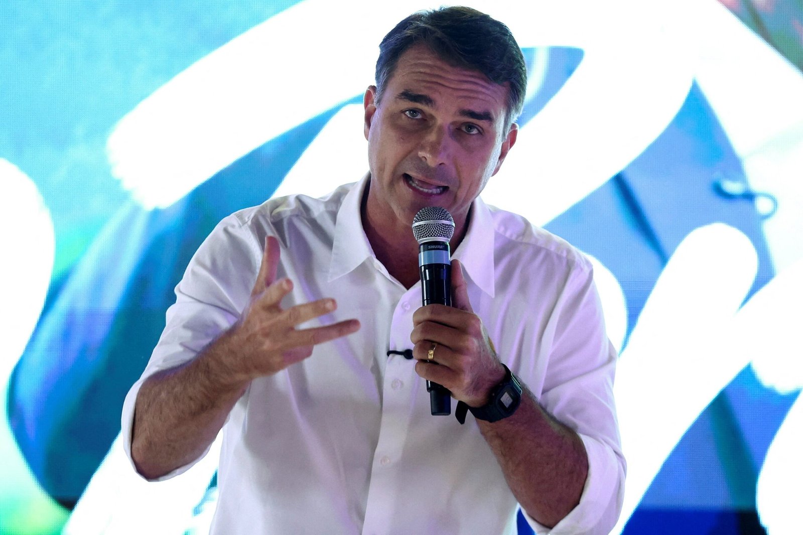 TSE manda Flávio Bolsonaro apagar vídeo enganoso sobre ato pró-Lula