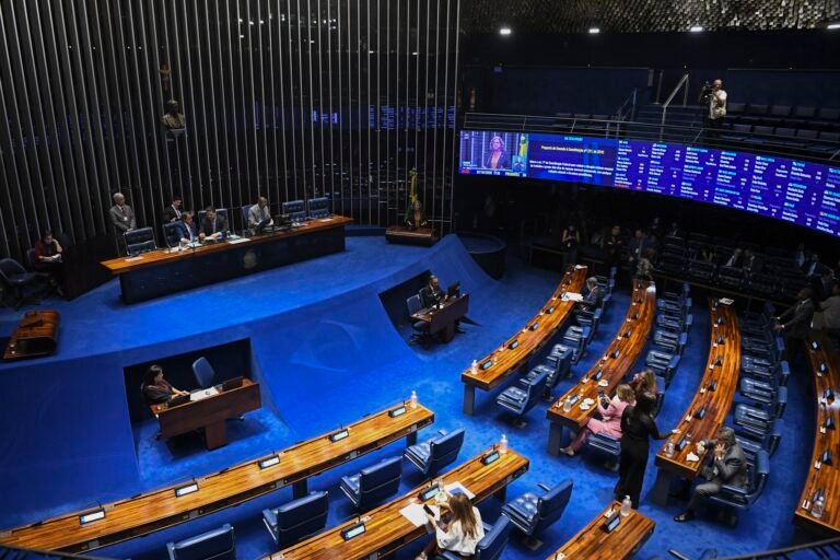 O fim da escala 6x1 aprovado no Congresso - O Assunto #1825