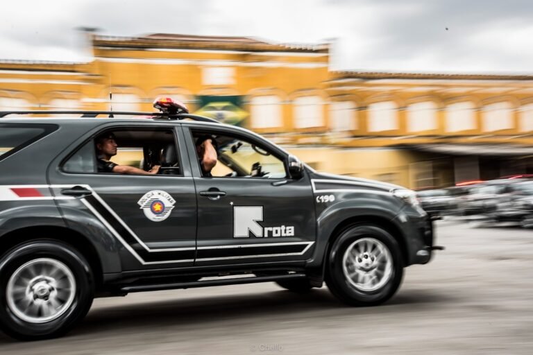 Polícia Militar resgata três reféns durante ação contra roubo a residência na zona oeste de São Paulo