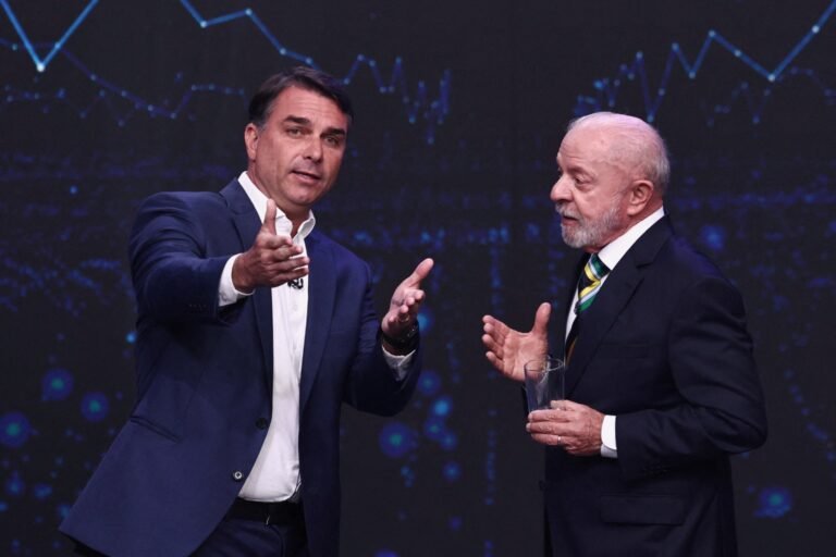 Lula e Flávio Bolsonaro: Contraste de estilos marca primeiro debate