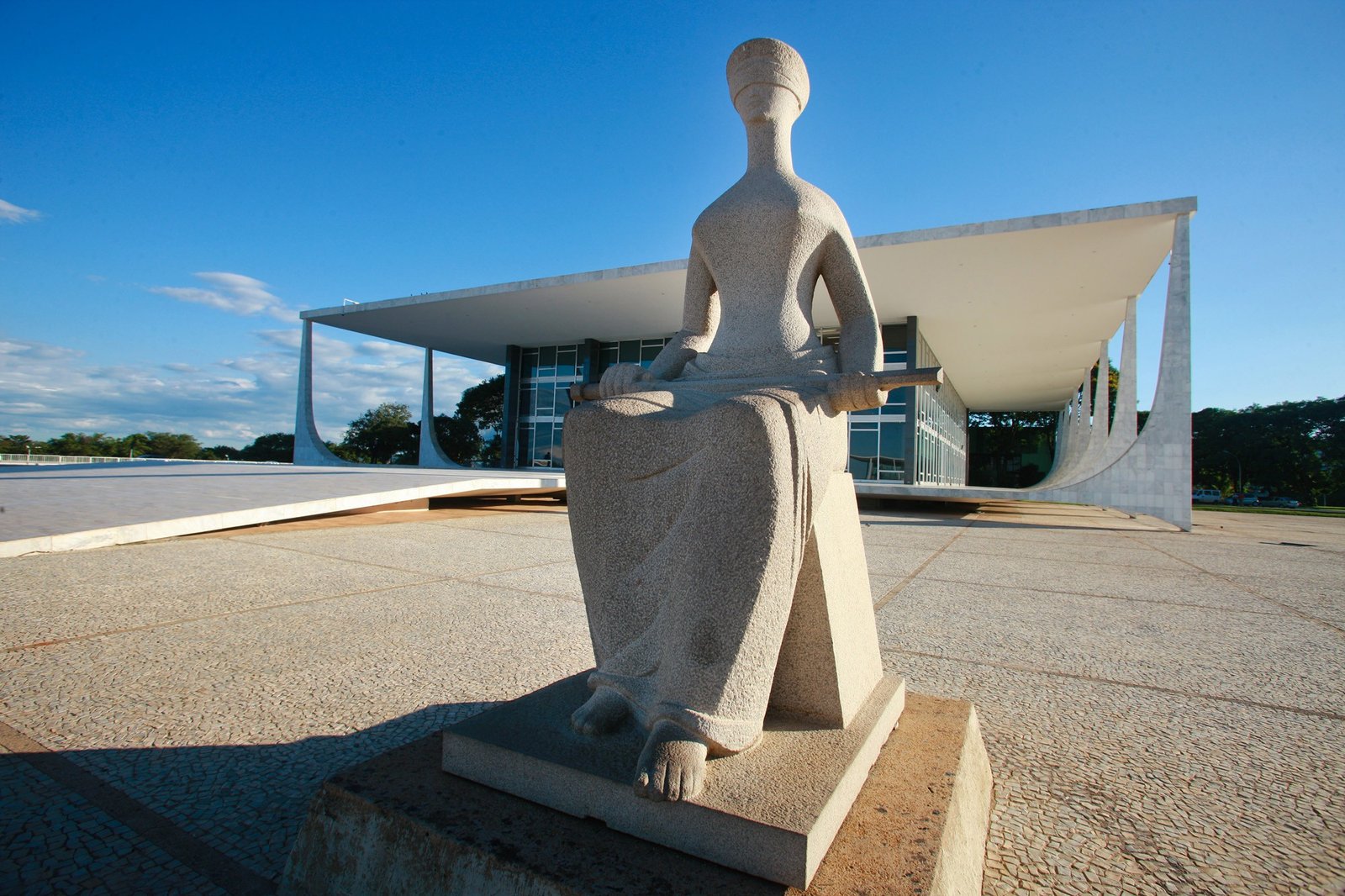 PF pede ao STF orientação sobre citações a ministros em investigações