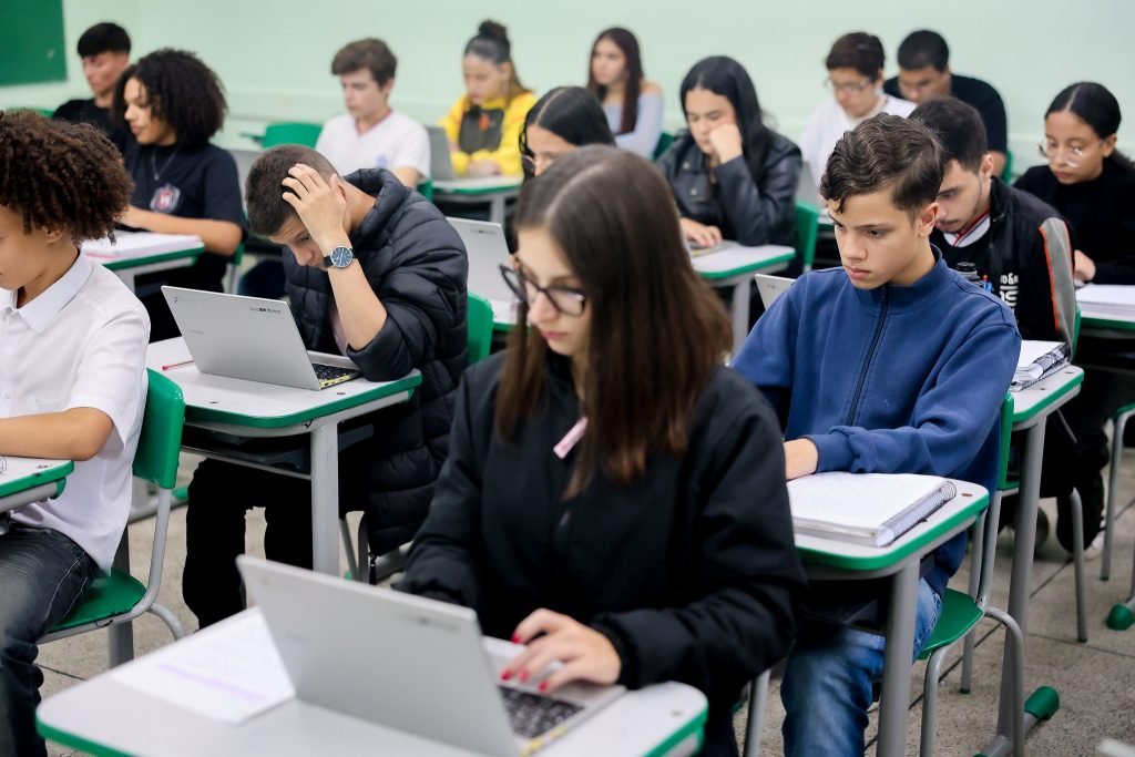 Secretaria da Educação de SP organiza ‘aulão’ preparatório para o Provão Paulista e Enem