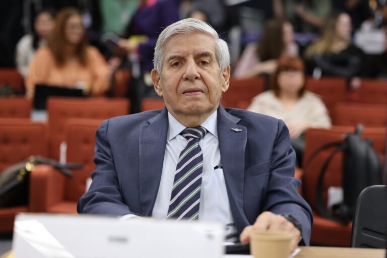 Moraes autoriza Augusto Heleno a deixar prisão domiciliar para consulta médica em Brasília