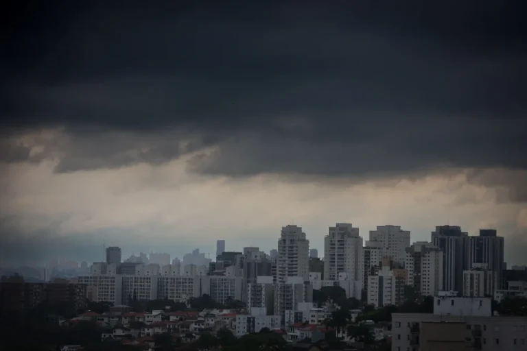 Chuvas fortes levam Defesa Civil a emitir 29 alertas no estado de São Paulo