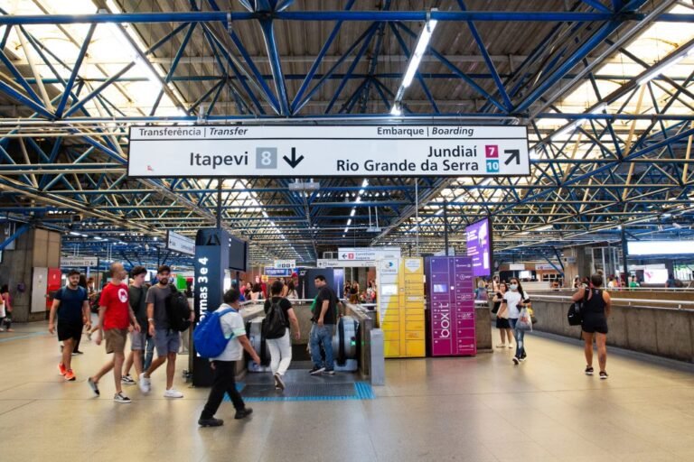 Estações Palmeiras-Barra Funda e Engenheiro Goulart recebem ação de empregabilidade do Governo de SP