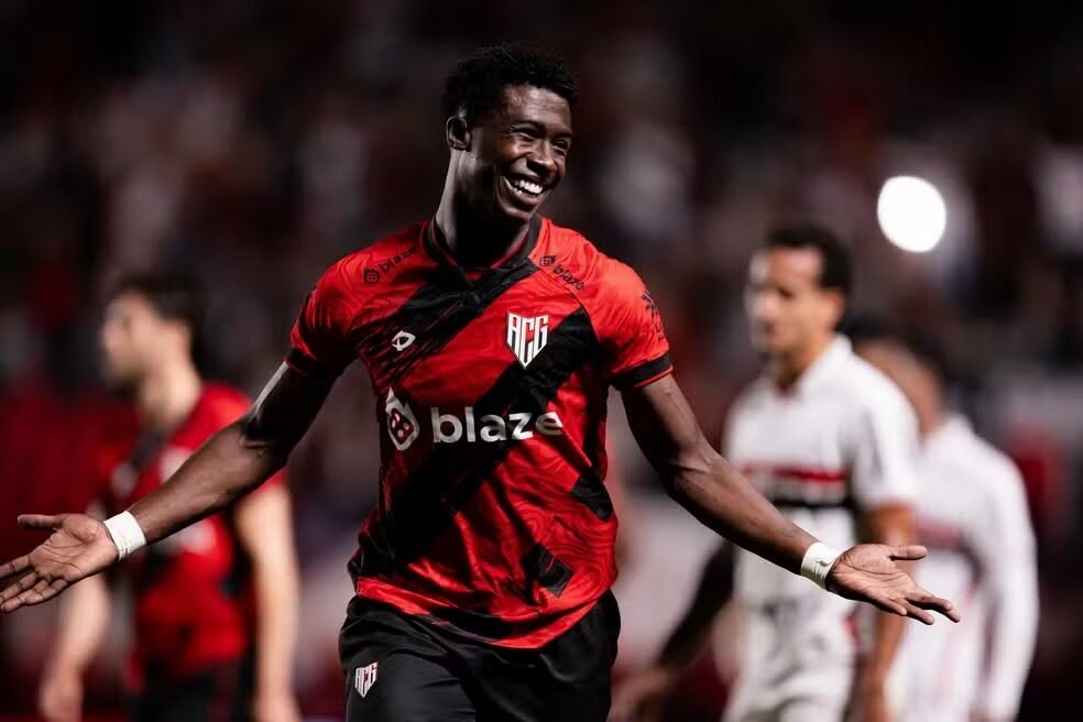 Atlético-GO finaliza 33 vezes, mas empata com a rebaixada Ponte Preta
