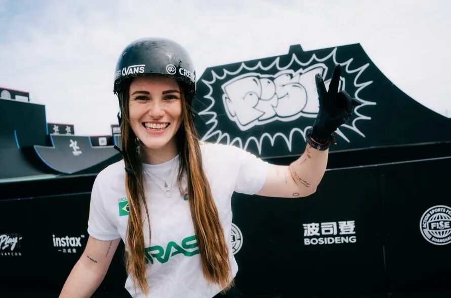 Brasileira sofre acidente e cai desacordada na Copa do Mundo de Ciclismo BMX