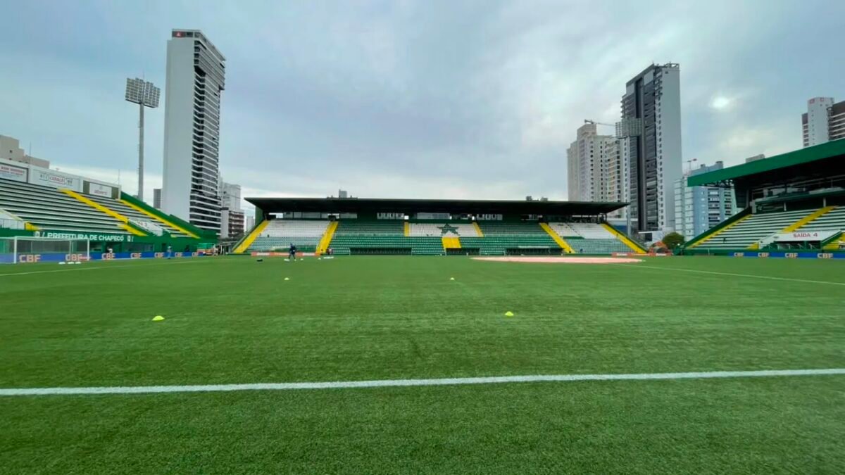 Chapecoense x Fluminense: onde assistir ao vivo, horário e escalações