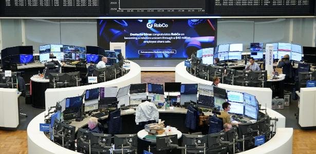 Bolsas europeias caem com forte vendas de ações do setor de chips
