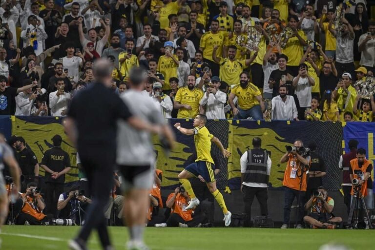 Cristiano Ronaldo abre caminho para a vitória do Al Nassr e fica mais perto do milésimo