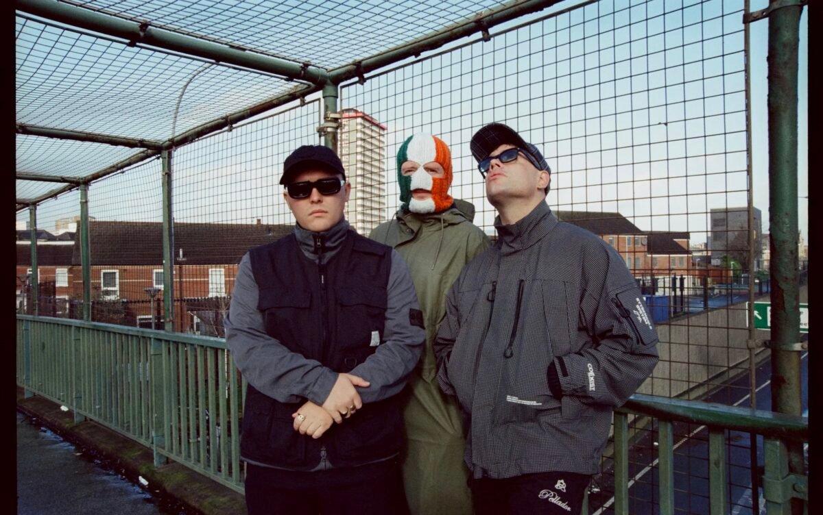 Kneecap estreia no Brasil com rap em irlandês e defesa da Palestina: 'Oprimidos pelas mesmas pessoas'