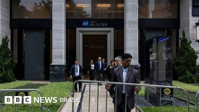 Mensagens de Vorcaro mostram comparação entre banqueiro e Jeffrey Epstein: 'Jeff tá amador demais'