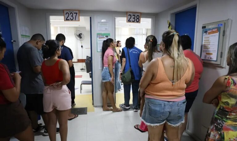 Moradores da Maré se mobilizam para divulgar locais de votação