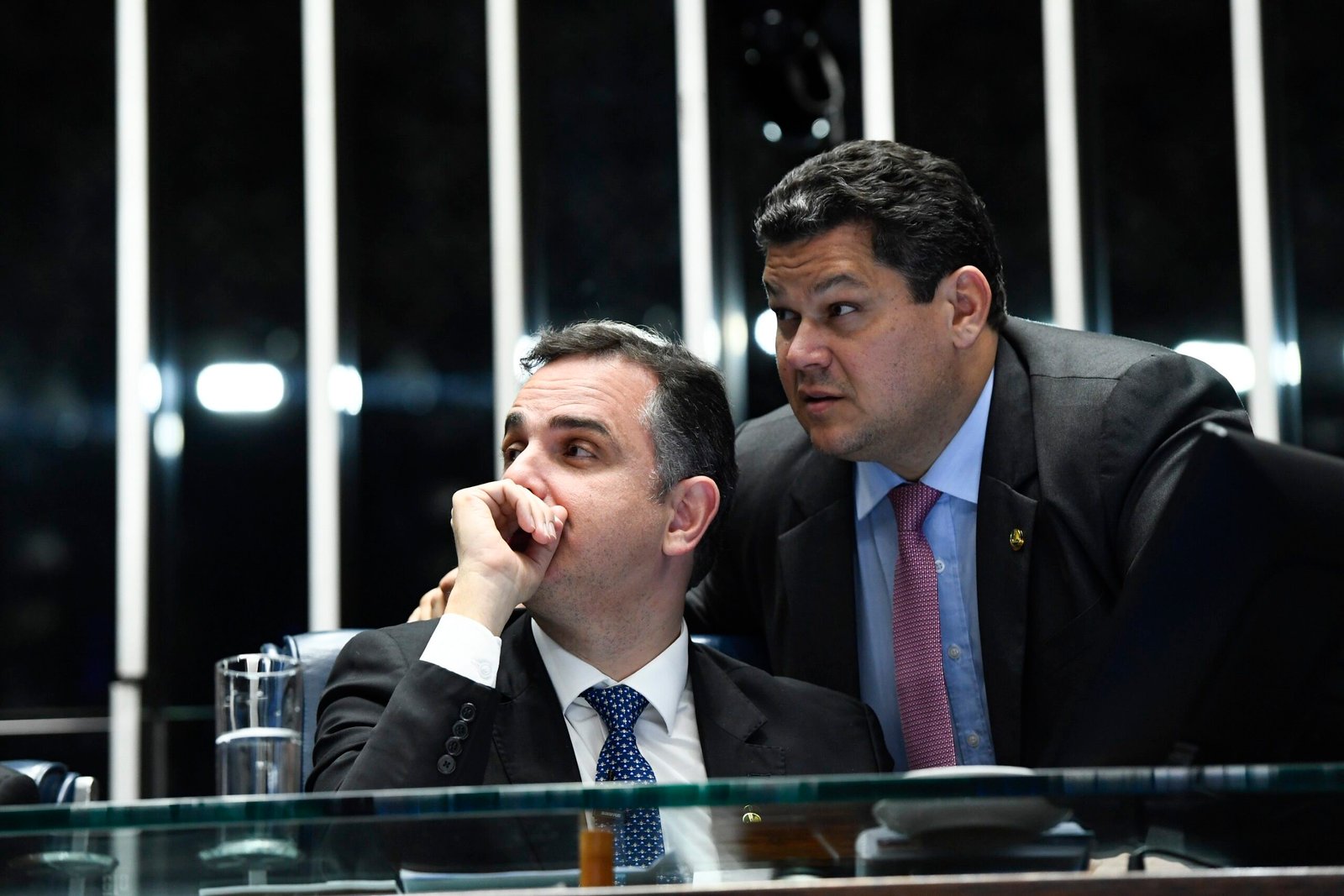 Jogo de sobrevivência institucional: aliados discutem Alcolumbre no TCU e Pacheco no STF em cenários pós-eleição