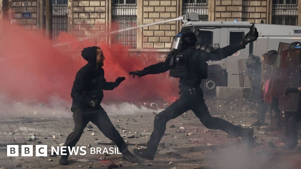 Prédio incendiado, mais de mil presos: o que está por trás de dia de protestos na França
